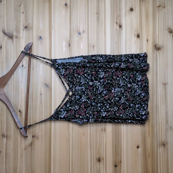 American Eagle Outfitters Tops - American Eagle Soft & Sexy Black Floral Strappy Tank Top Size Large NWT